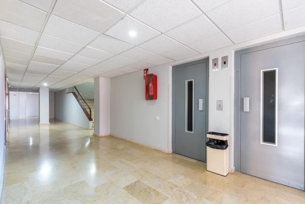 Estudio En Resitur By Thegoodtourist Sevilla Bagian luar foto